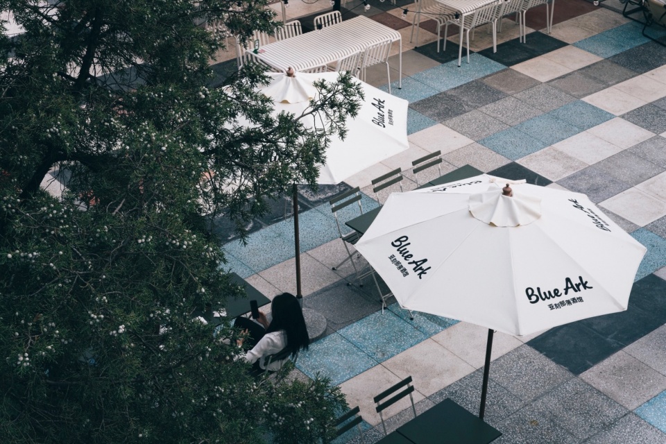 酒館設計,酒吧設計案例,現代風格酒吧設計,咖啡廳設計,咖啡廳設計案例,咖啡廳裝修,咖啡廳酒館,MIX島日咖夜酒集合店,北京,BLUE ARK清坪樂酒館&DAO咖啡,DAGA大觀建築設計