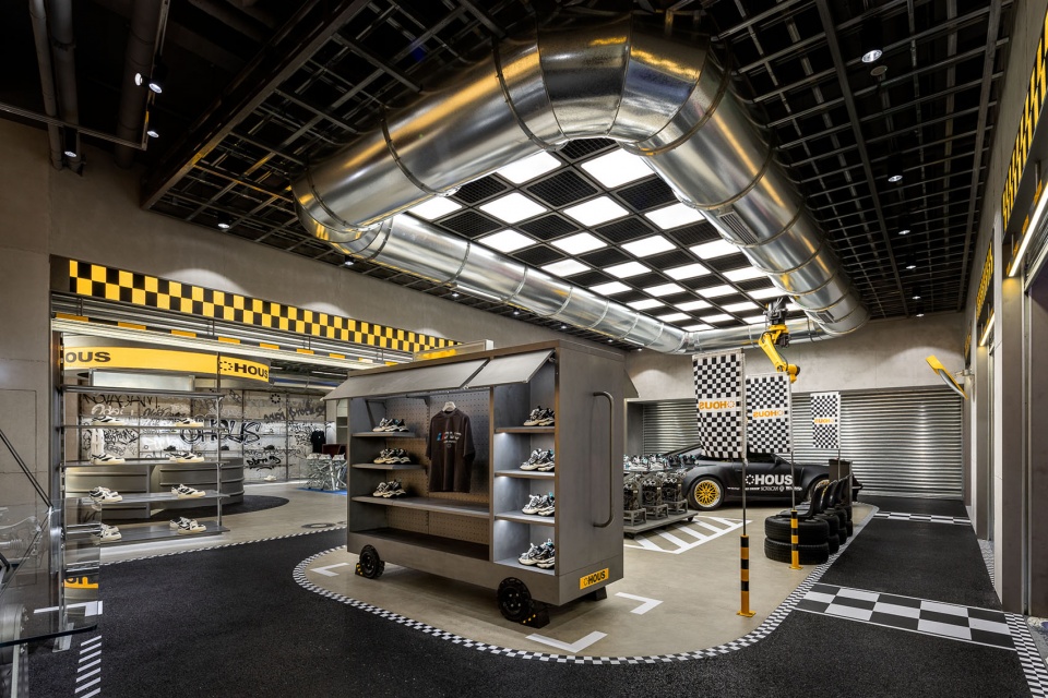 商店設計,零售店設計,集合店設計,國潮集合店設計,概念店設計,服飾零售店設計,零售店設計案例,零售店設計方案,成都,國潮品牌集合店OHOUS,永創設計