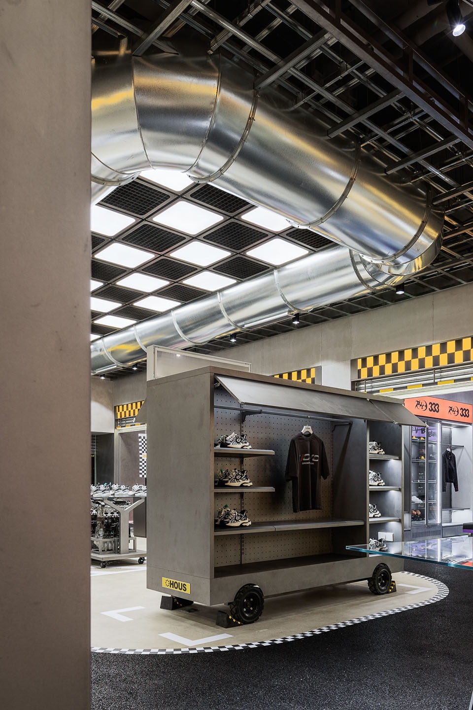 商店設計,零售店設計,集合店設計,國潮集合店設計,概念店設計,服飾零售店設計,零售店設計案例,零售店設計方案,成都,國潮品牌集合店OHOUS,永創設計