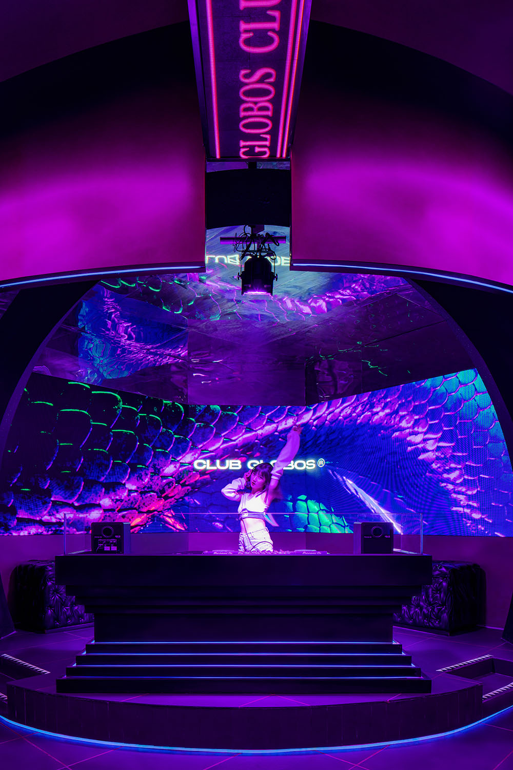 酒吧設計,夜店設計,酒吧設計案例,酒吧設計方案,酒吧裝修,酒吧效果圖,鄭州,宇宙俱樂部Club Globos,SALONE DEL SALON得德設計