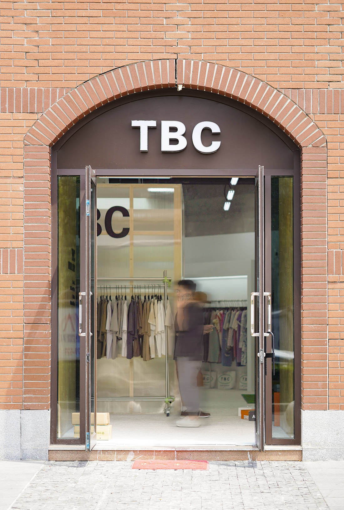 商店設計,零售店設計,買手店設計,服裝店設計,服飾零售店設計,零售店設計案例,零售店設計方案,天津,TBC買手店,LLLOOK STUDIO