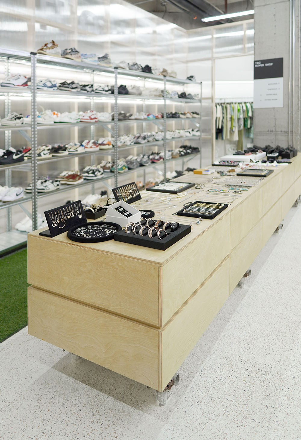 商店設計,零售店設計,買手店設計,服裝店設計,服飾零售店設計,零售店設計案例,零售店設計方案,天津,TBC買手店,LLLOOK STUDIO