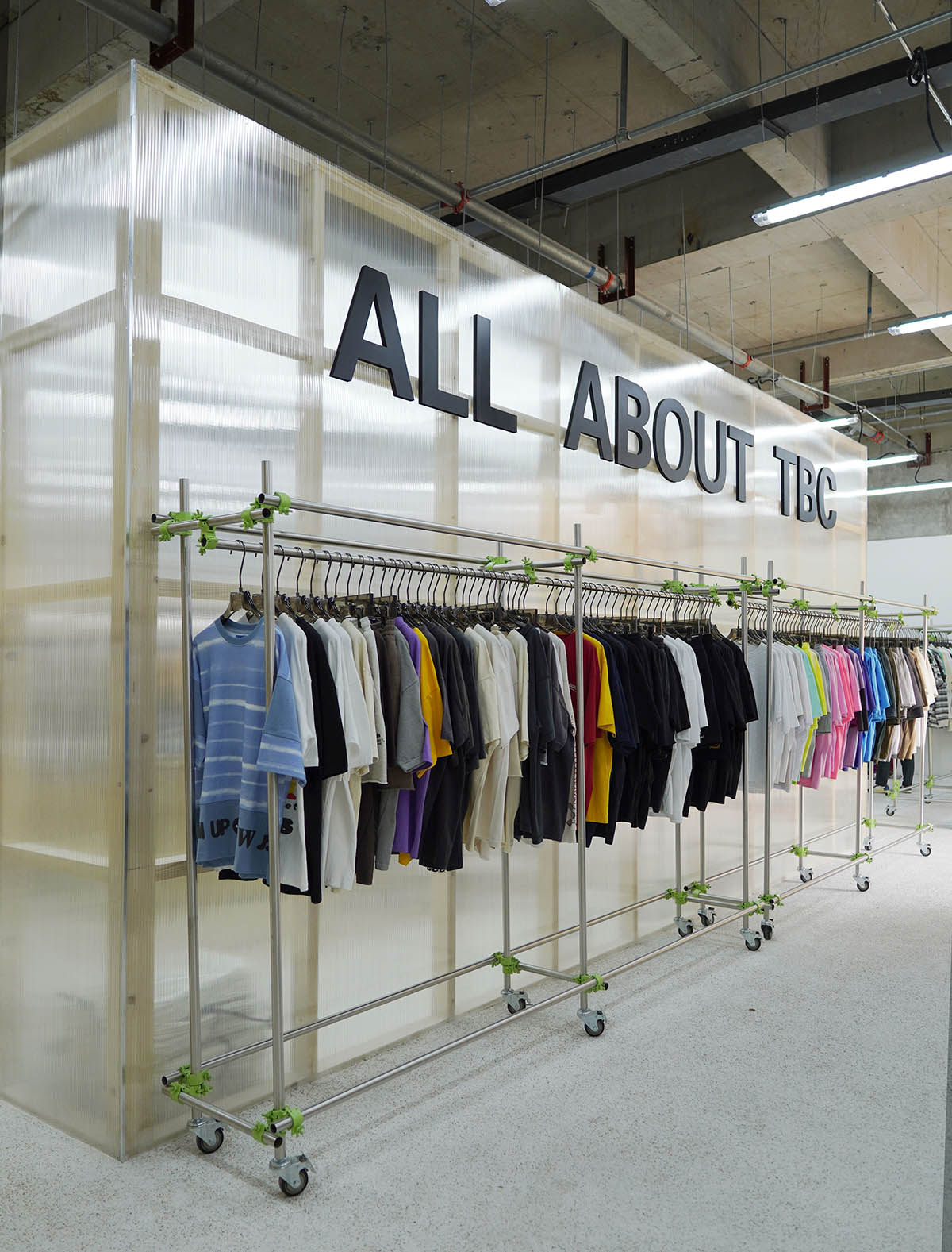 商店設計,零售店設計,買手店設計,服裝店設計,服飾零售店設計,零售店設計案例,零售店設計方案,天津,TBC買手店,LLLOOK STUDIO