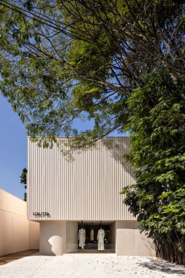 AR Arquitetos | 315㎡，巴西極簡主義服裝精品店-Lolitta