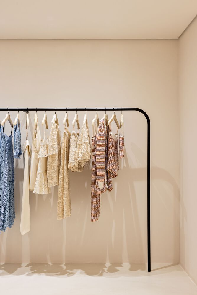 零售店設計,服裝零售店設計,服裝店設計,AR Arquitetos,女裝店設計案例,Lolitta Store,巴西,極簡主義,315㎡