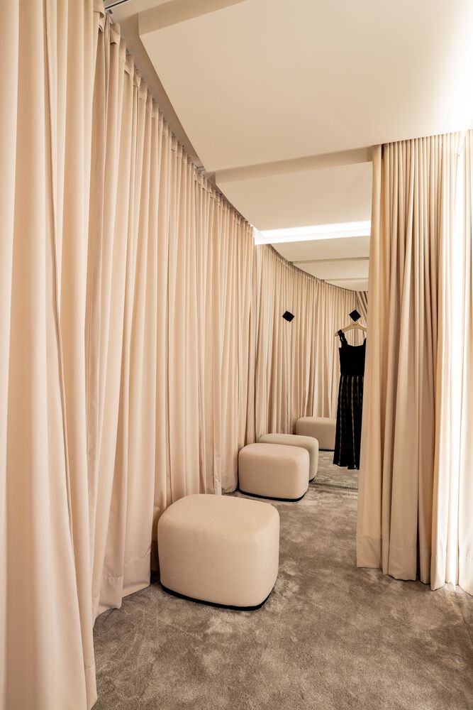 零售店設計,服裝零售店設計,服裝店設計,AR Arquitetos,女裝店設計案例,Lolitta Store,巴西,極簡主義,315㎡