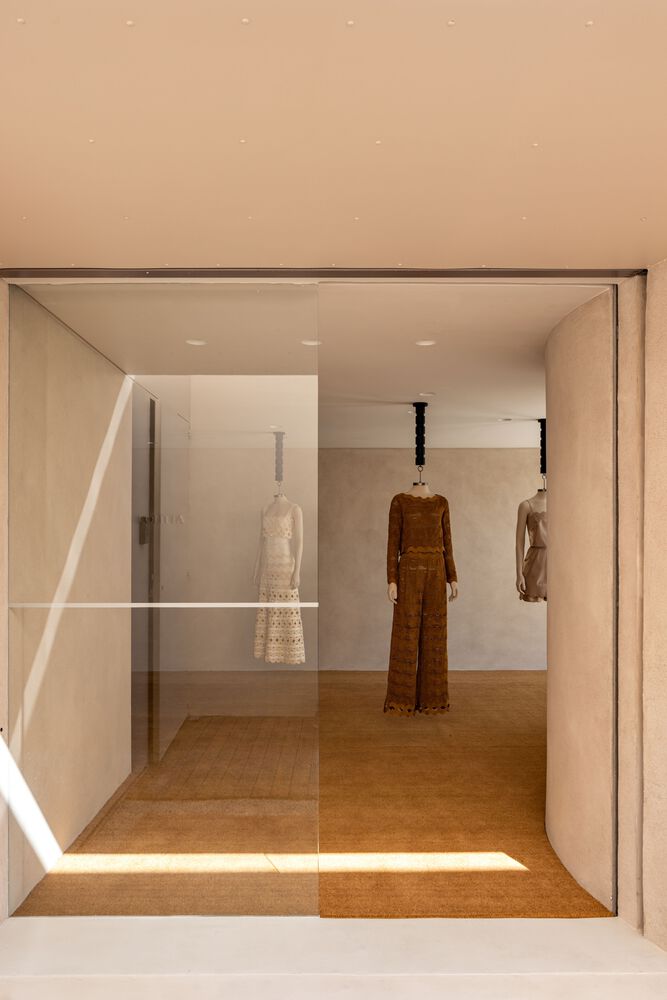 零售店設計,服裝零售店設計,服裝店設計,AR Arquitetos,女裝店設計案例,Lolitta Store,巴西,極簡主義,315㎡