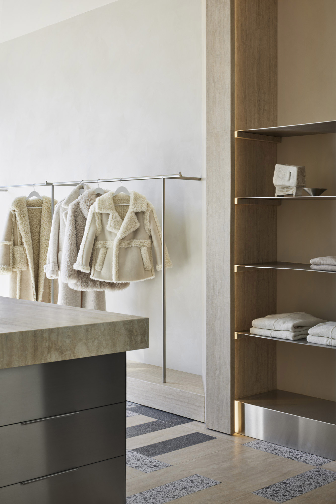 零售店設計,服裝零售店設計,服裝店設計,Studio Tate,女裝店設計案例,墨爾本,ENA PELLY,極簡主義