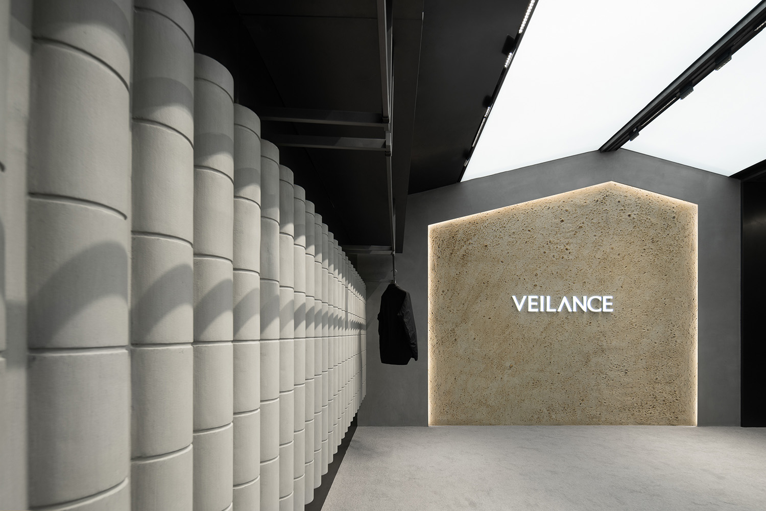 服裝店設計,零售店設計,戶外服裝零售店,服裝店設計案例,ARC'TERYX始祖鳥,始祖鳥北京店致敬溫哥華文化脈絡,尚洋藝術,北京