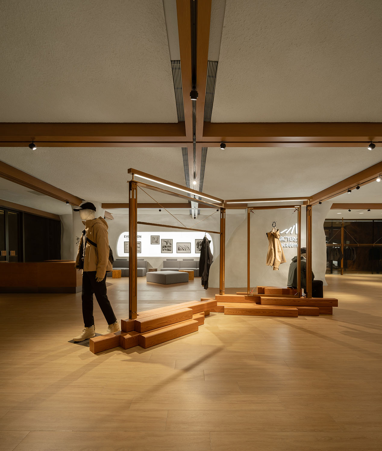 服裝店設計,零售店設計,戶外服裝零售店,服裝店設計案例,ARC'TERYX始祖鳥,始祖鳥北京店致敬溫哥華文化脈絡,尚洋藝術,北京