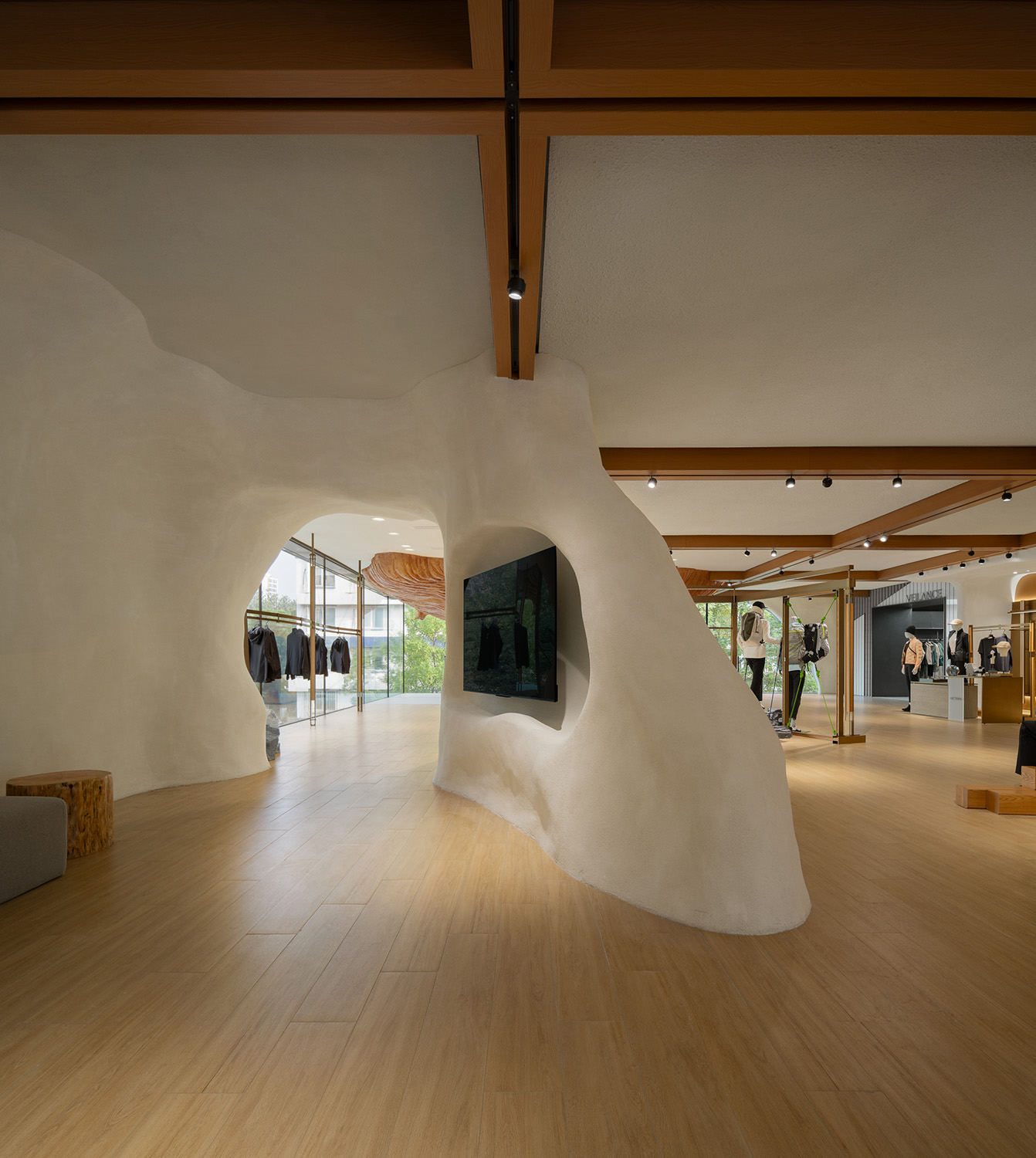 服裝店設計,零售店設計,戶外服裝零售店,服裝店設計案例,ARC'TERYX始祖鳥,始祖鳥北京店致敬溫哥華文化脈絡,尚洋藝術,北京