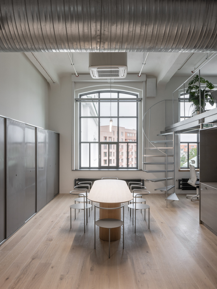 Kuklica Smerek architekti,辦公室設計案例,極簡主義辦公室,工業風格辦公室,195㎡,建築改造,舊工廠改造