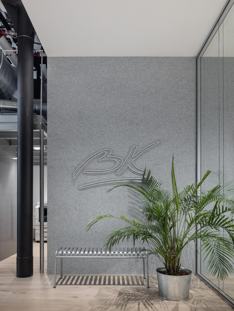 Kuklica Smerek architekti,辦公室設計案例,極簡主義辦公室,工業風格辦公室,195㎡,建築改造,舊工廠改造