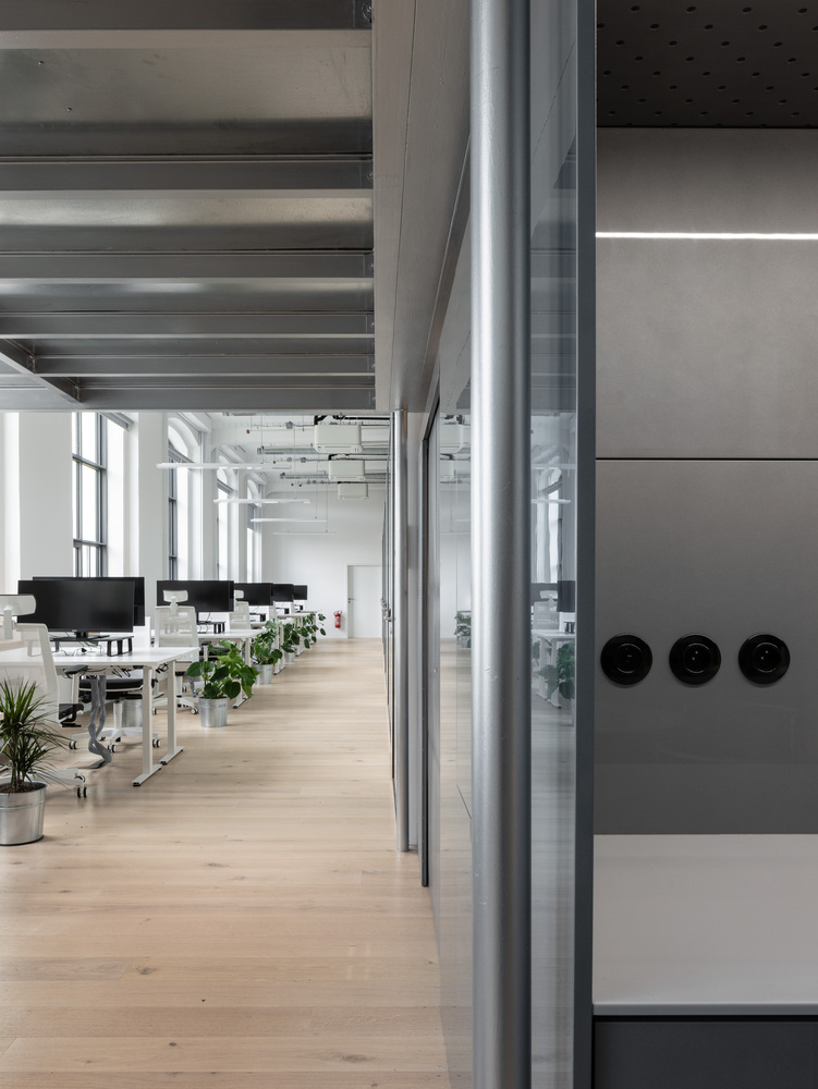 Kuklica Smerek architekti,辦公室設計案例,極簡主義辦公室,工業風格辦公室,195㎡,建築改造,舊工廠改造