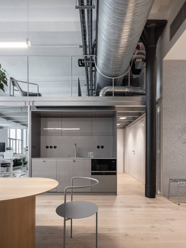 Kuklica Smerek architekti,辦公室設計案例,極簡主義辦公室,工業風格辦公室,195㎡,建築改造,舊工廠改造