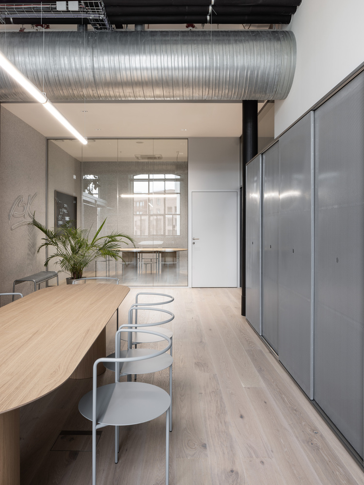 Kuklica Smerek architekti,辦公室設計案例,極簡主義辦公室,工業風格辦公室,195㎡,建築改造,舊工廠改造