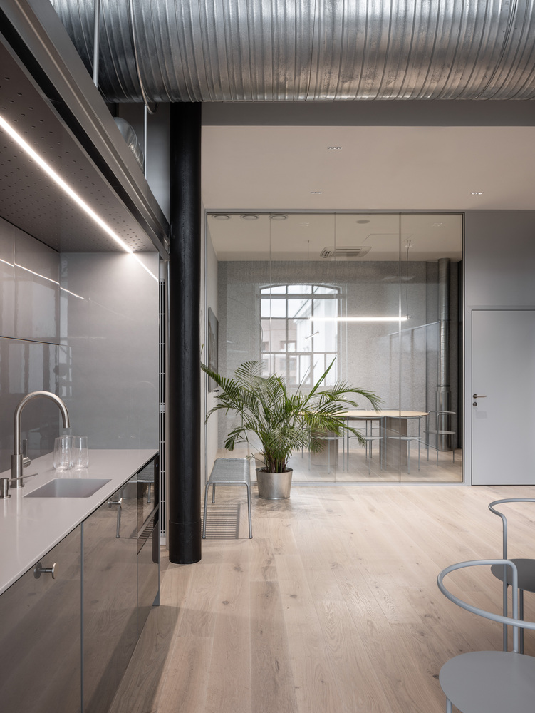 Kuklica Smerek architekti,辦公室設計案例,極簡主義辦公室,工業風格辦公室,195㎡,建築改造,舊工廠改造