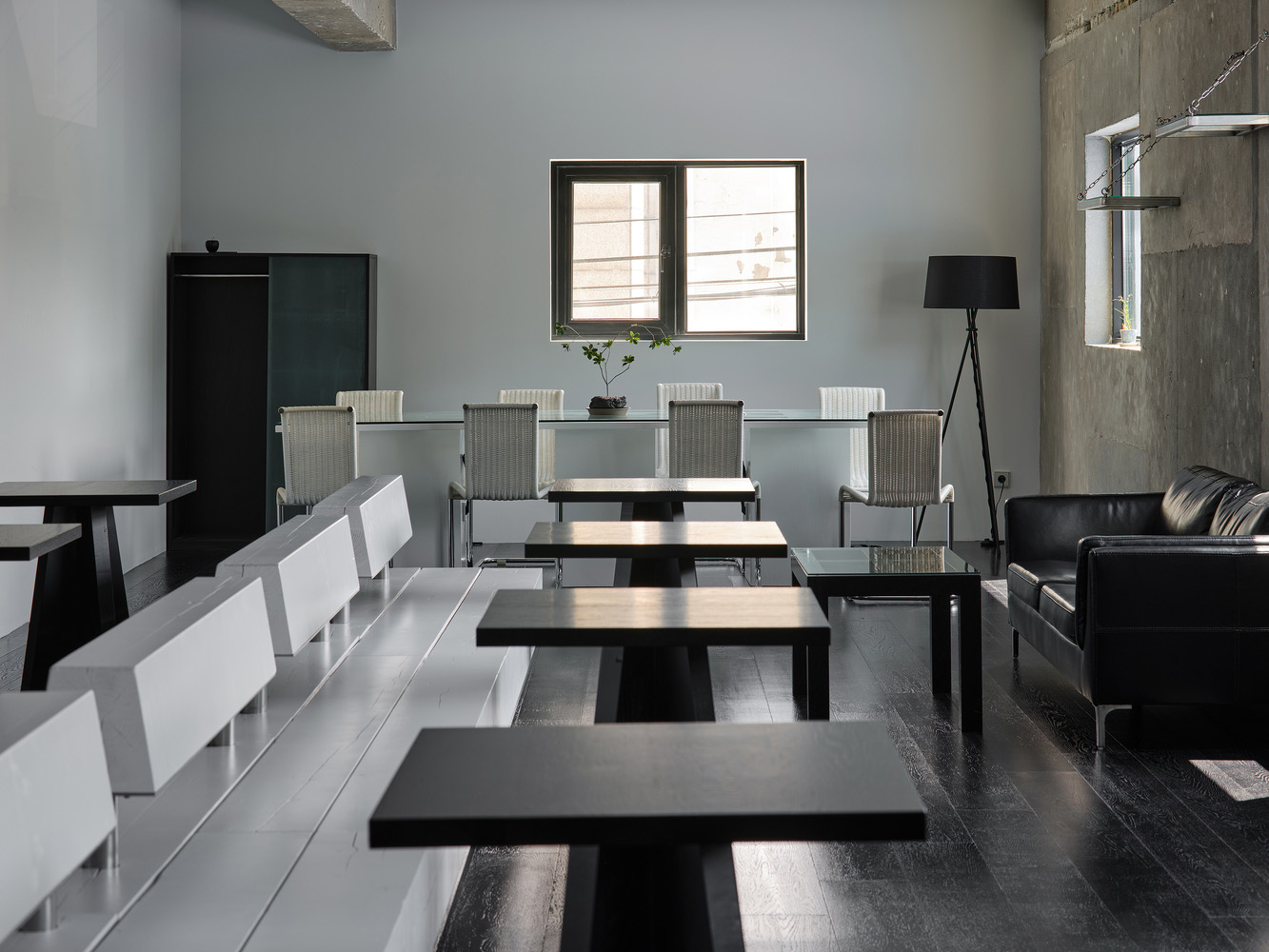 咖啡店設計,咖啡店設計案例,咖啡店設計方案,Sherpa,韓國,咖啡店裝修,148㎡,Coldframe Coffee咖啡廳,工業風咖啡廳