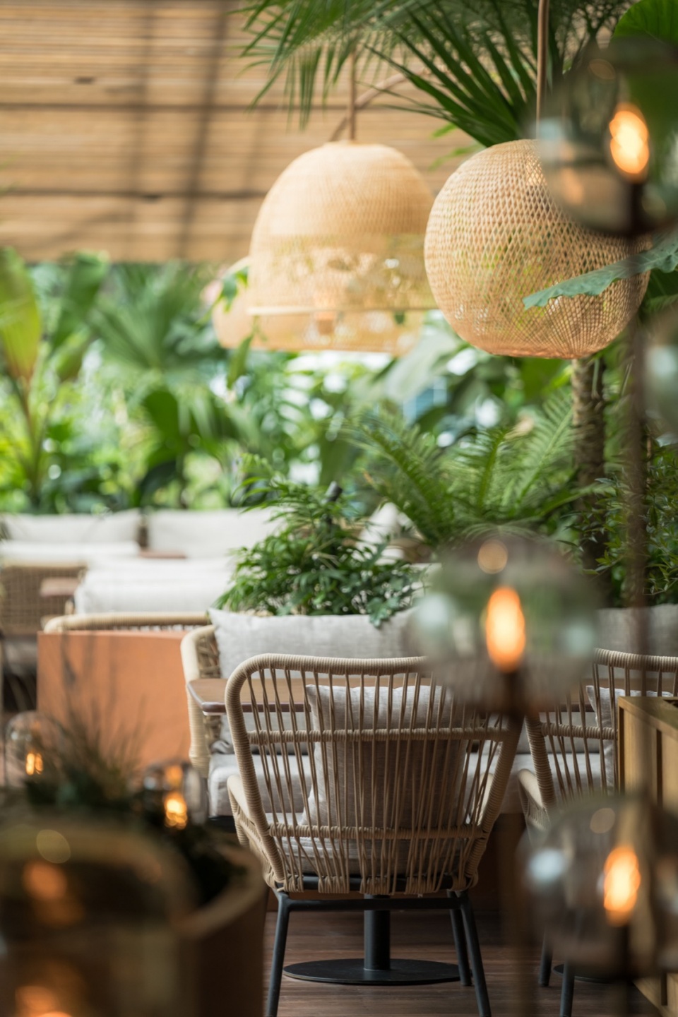 餐廳設計,休閑餐廳設計,餐廳裝修,餐廳設計案例,餐廳設計方案,酒吧設計,咖啡廳設計,酒吧餐廳,成都,FOOOO餐廳,艾岜建築設計