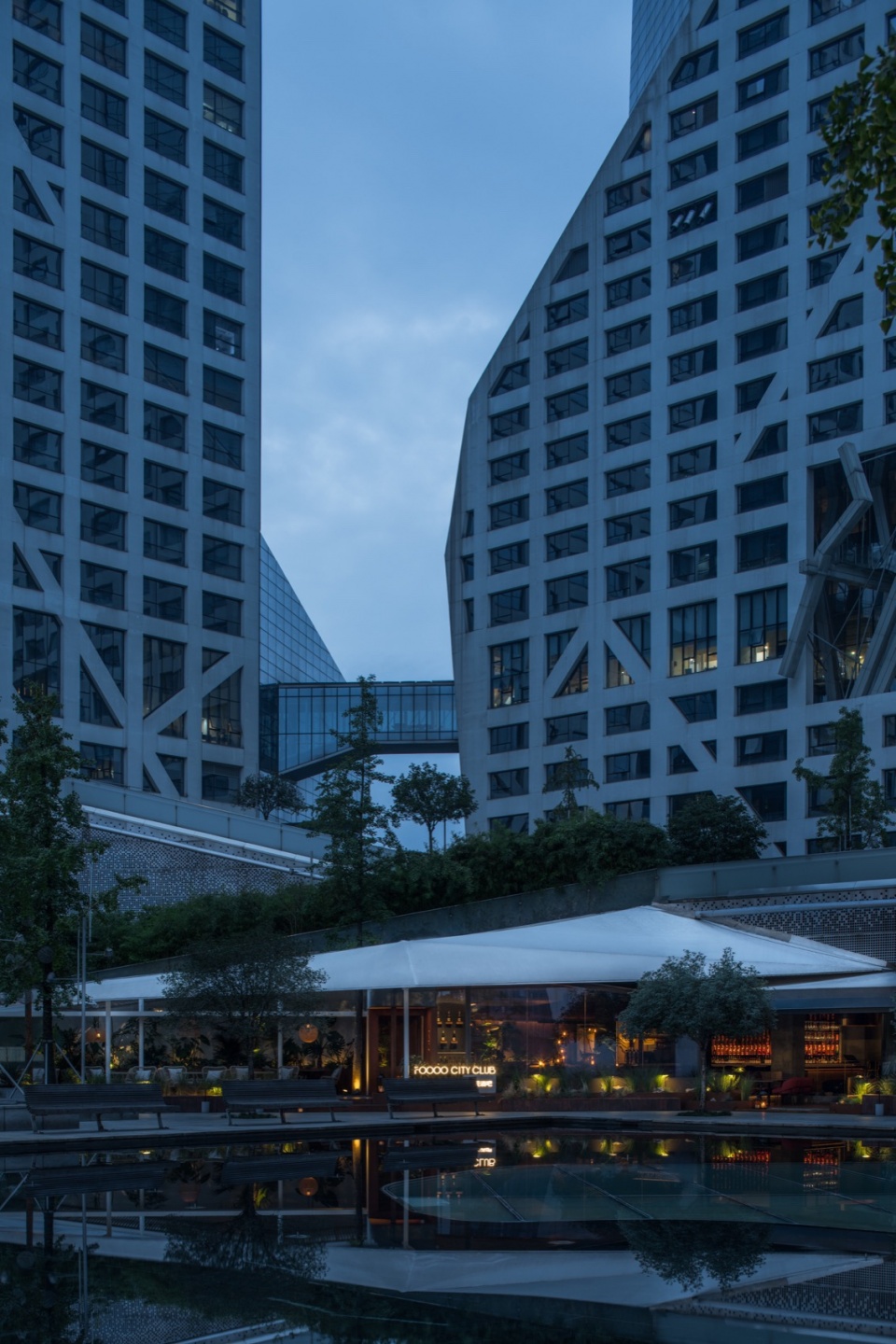 餐廳設計,休閑餐廳設計,餐廳裝修,餐廳設計案例,餐廳設計方案,酒吧設計,咖啡廳設計,酒吧餐廳,成都,FOOOO餐廳,艾岜建築設計