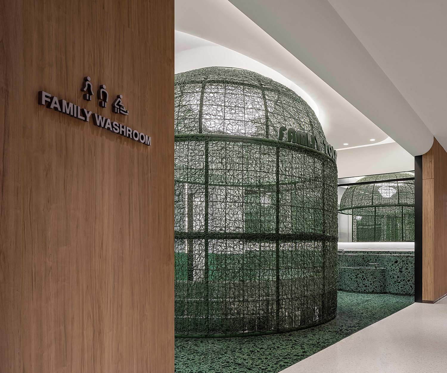 公共空間設計,衛生間設計,商場衛生間設計,商場衛生間裝修,公共廁所設計,公共衛生間設計,上海,壁上叢林交叉性別衛生間,佑向設計
