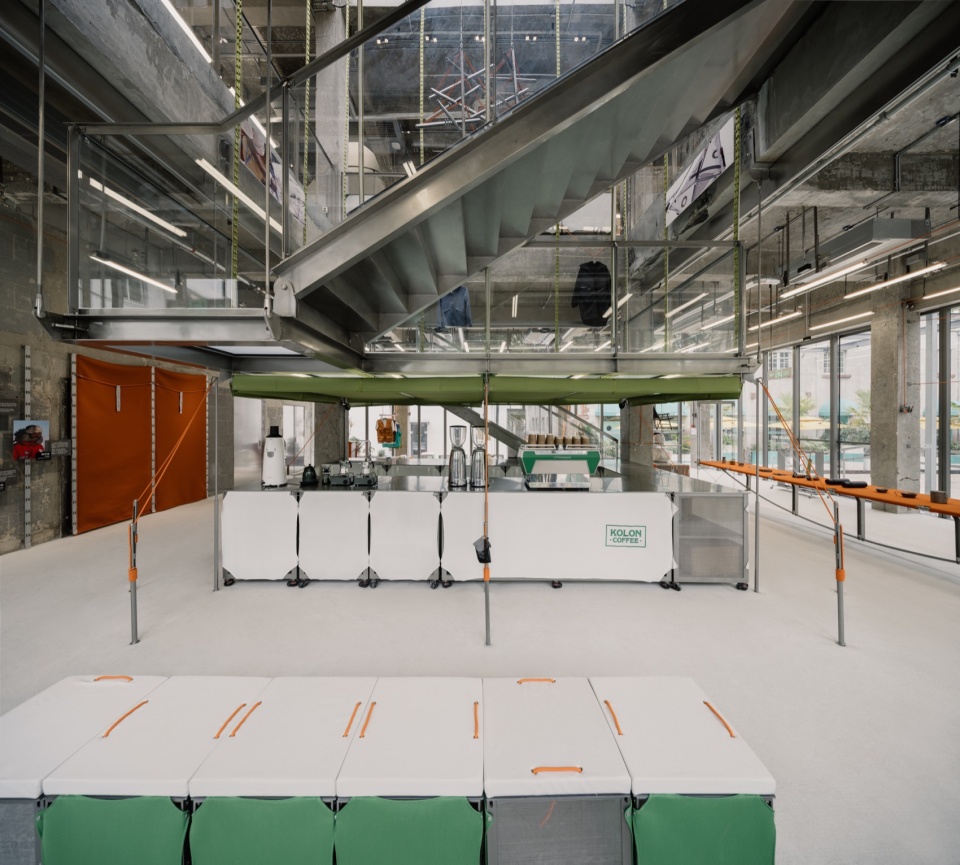 零售店設計,商店設計,集合空間設計,餐廳設計,咖啡廳設計,零售餐飲空間設計,戶外產品零售店設計,戶外主題零售空間,零售店設計案例,零售店設計方案,服裝店設計,上海,Kolon Sport可隆1973,裸築更新