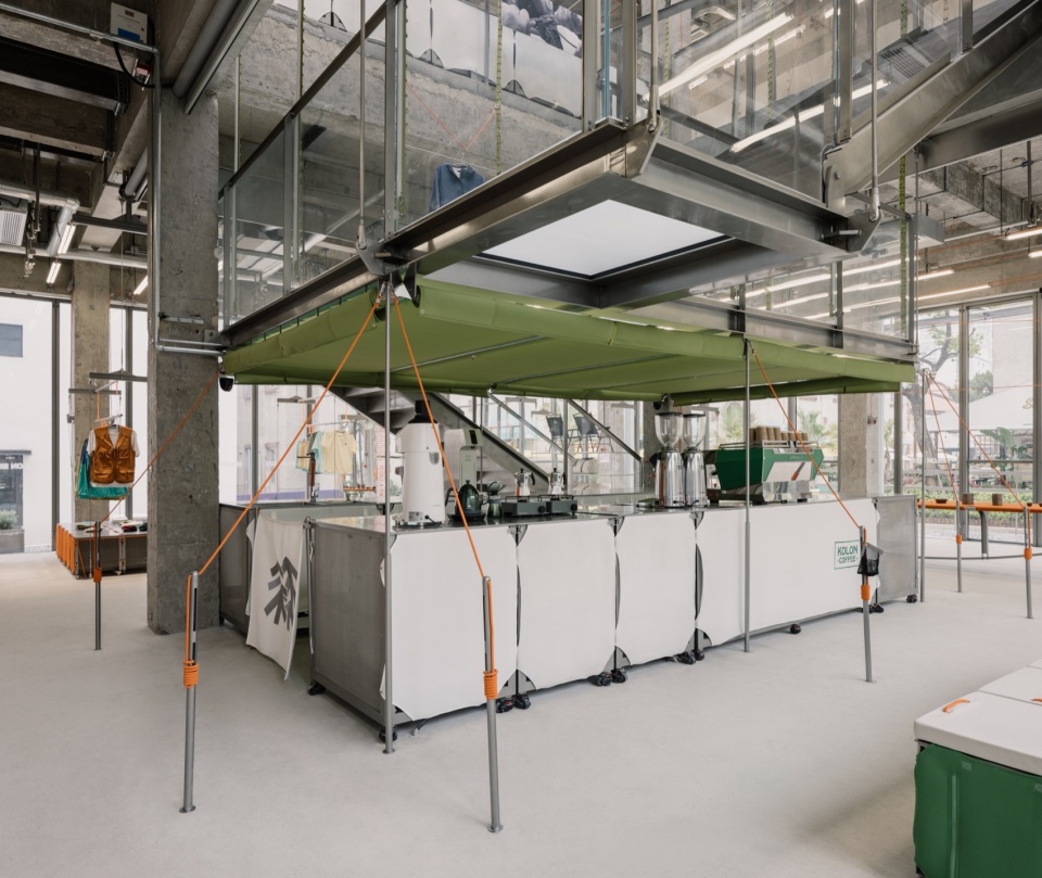 零售店設計,商店設計,集合空間設計,餐廳設計,咖啡廳設計,零售餐飲空間設計,戶外產品零售店設計,戶外主題零售空間,零售店設計案例,零售店設計方案,服裝店設計,上海,Kolon Sport可隆1973,裸築更新