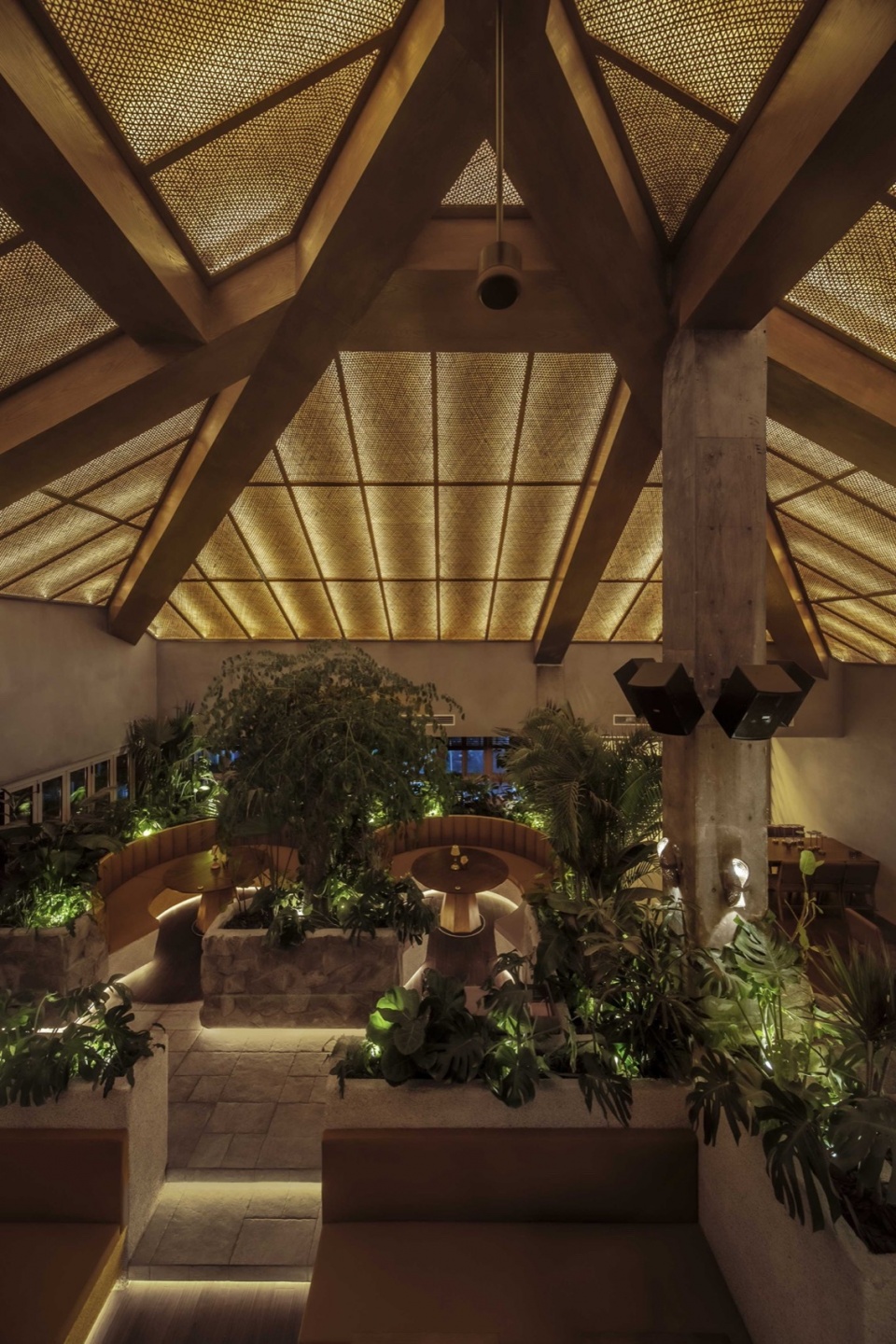 酒吧設計,酒吧設計案例,現代風格酒吧設計,餐廳設計,餐廳設計案例,餐廳裝修,酒吧餐廳,休閑餐廳設計,北京,THE BOND BY Hide&Seek躲貓貓酒吧餐廳,DAGA大觀建築設計