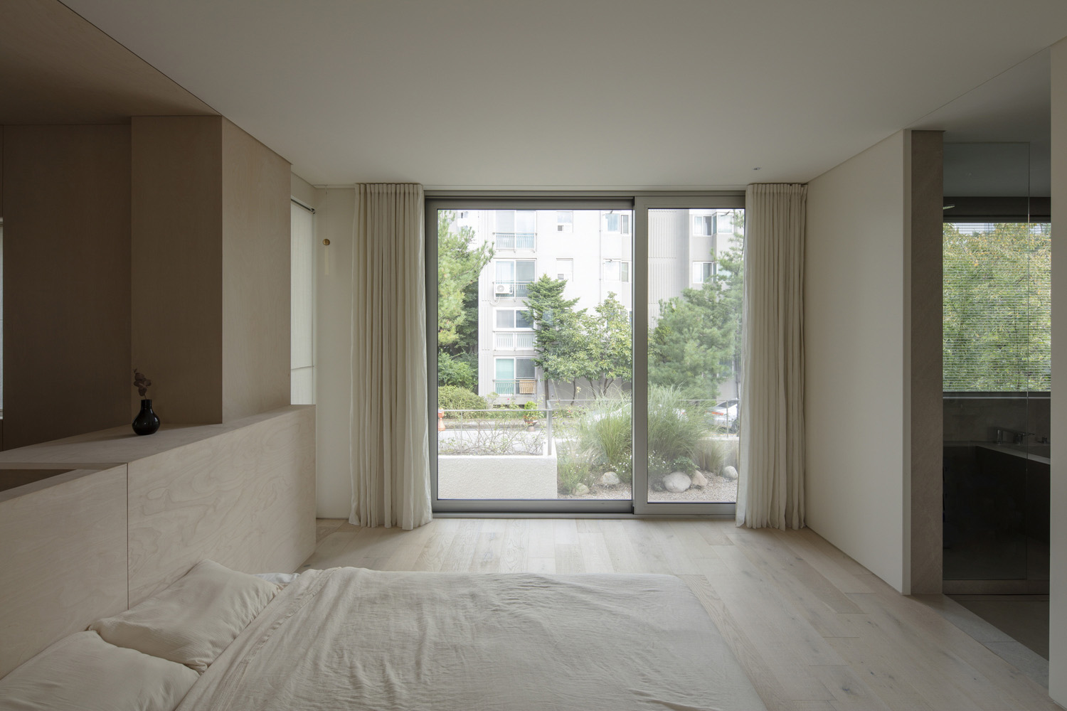 Atelier ITCH,住宅設計案例,住宅設計方案,極簡主義,韓國,首爾,戶外肌理塗料,住宅改造設計