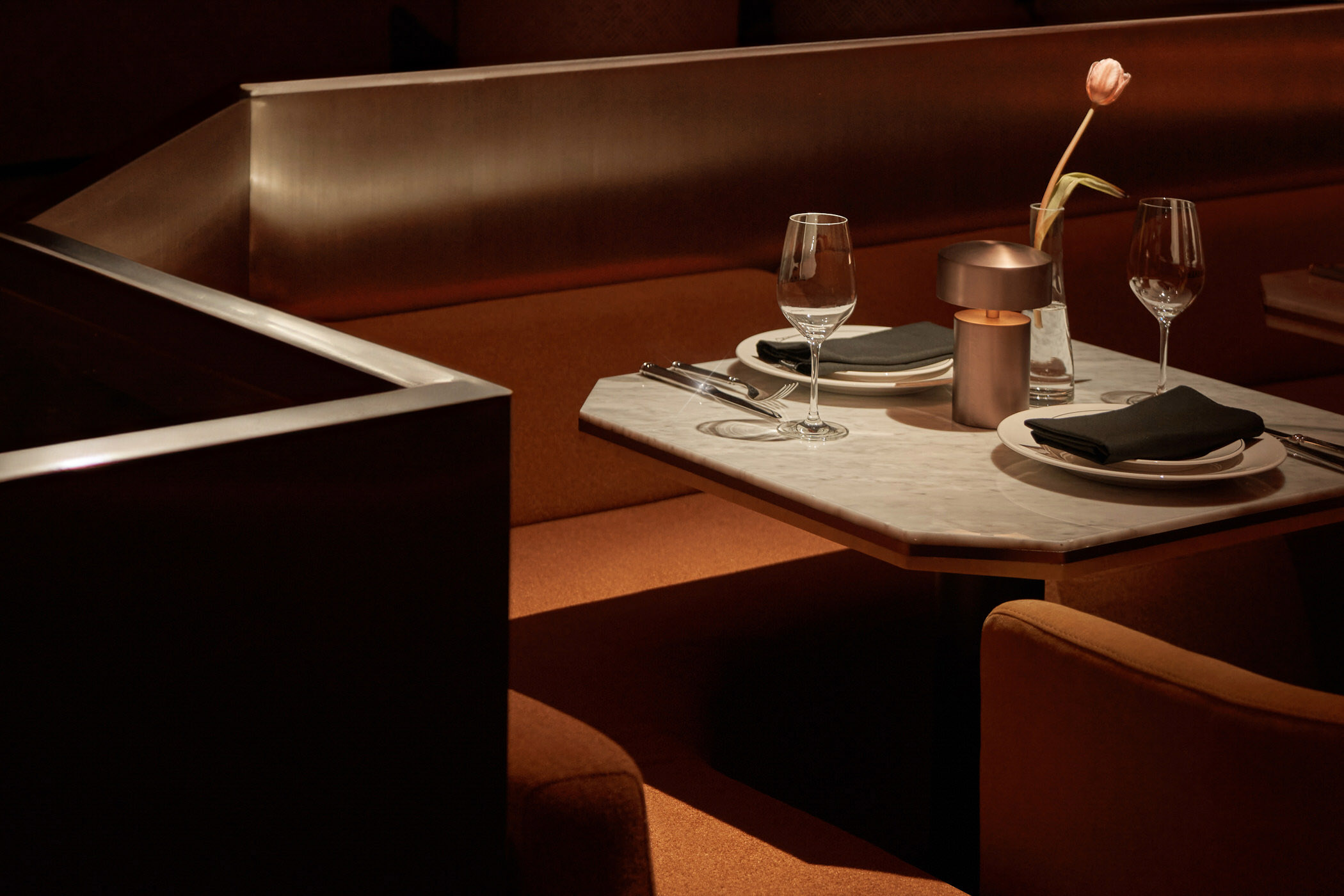 餐廳設計,休閑餐廳設計,餐廳裝修,餐廳設計案例,餐廳設計方案,酒吧餐廳,Looks Generous,Bambino,酒吧餐廳,胡誌明市,越南,高級餐廳