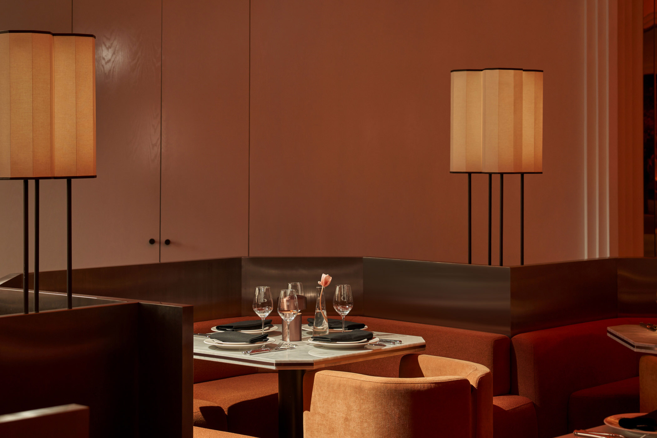 餐廳設計,休閑餐廳設計,餐廳裝修,餐廳設計案例,餐廳設計方案,酒吧餐廳,Looks Generous,Bambino,酒吧餐廳,胡誌明市,越南,高級餐廳