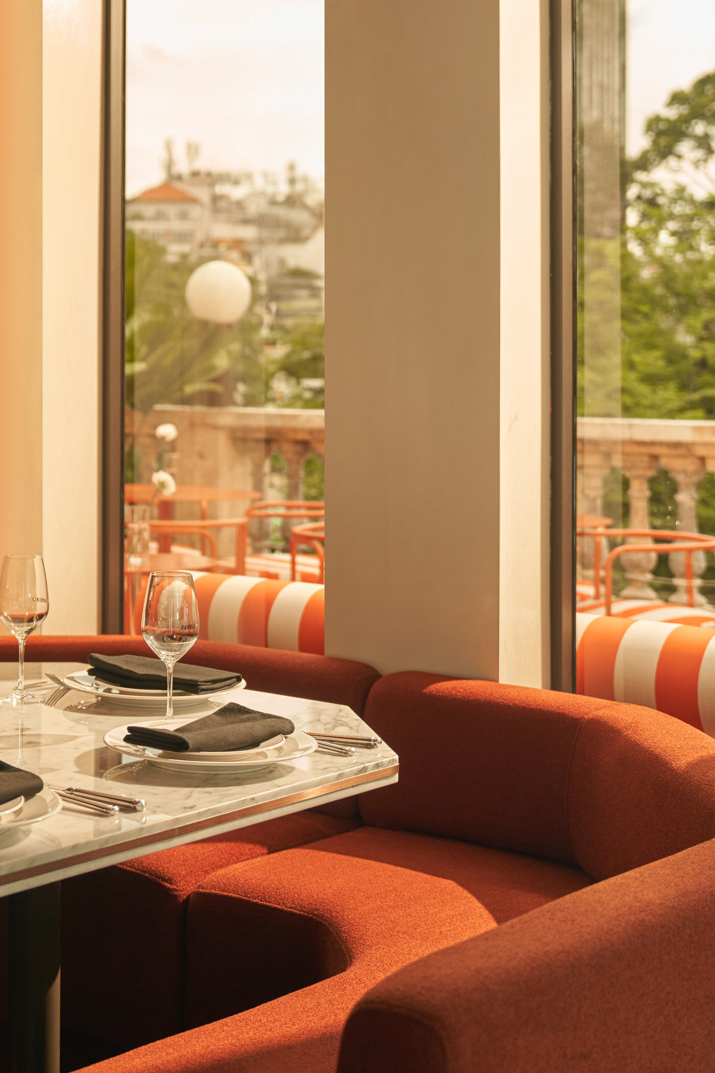 餐廳設計,休閑餐廳設計,餐廳裝修,餐廳設計案例,餐廳設計方案,酒吧餐廳,Looks Generous,Bambino,酒吧餐廳,胡誌明市,越南,高級餐廳