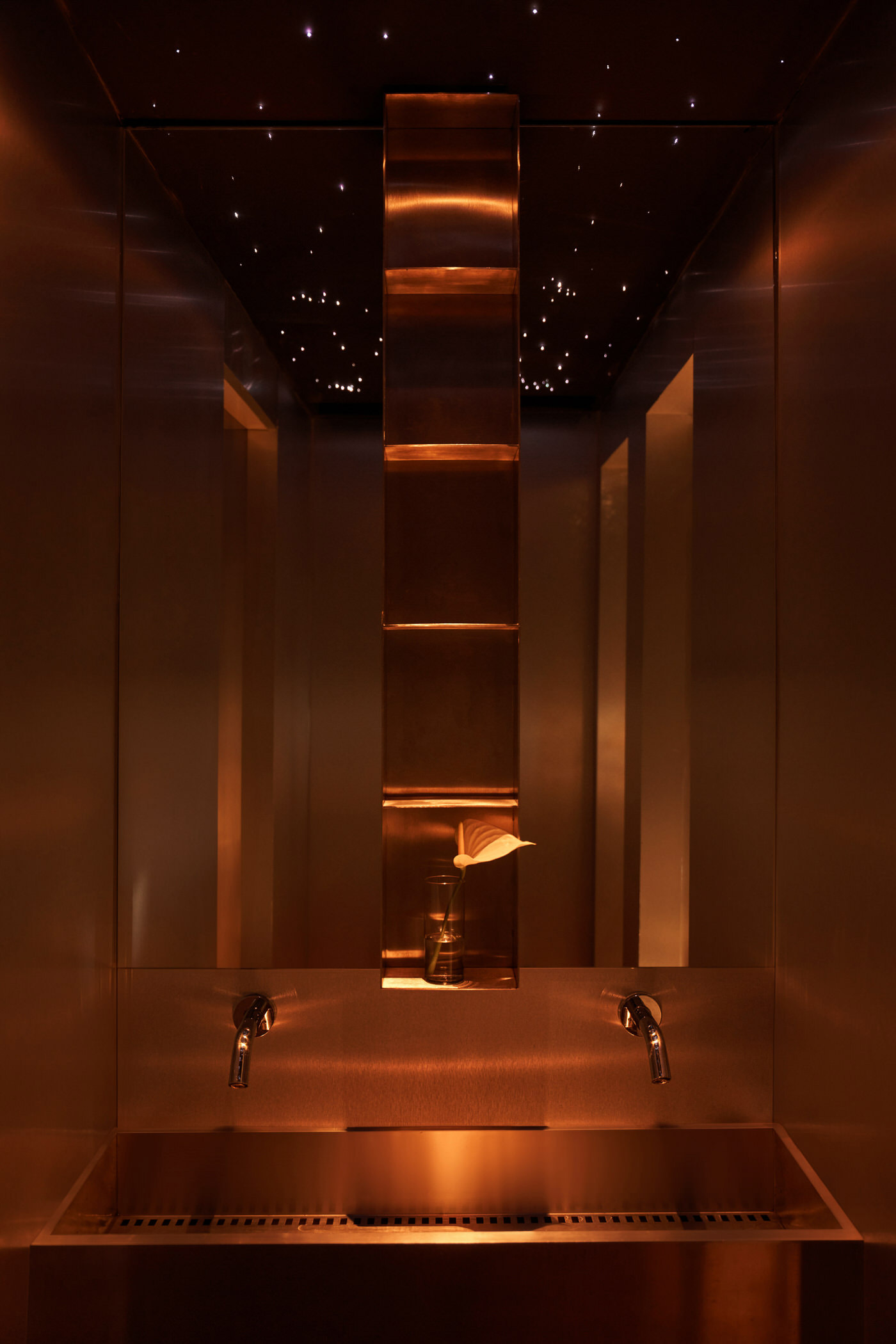 餐廳設計,休閑餐廳設計,餐廳裝修,餐廳設計案例,餐廳設計方案,酒吧餐廳,Looks Generous,Bambino,酒吧餐廳,胡誌明市,越南,高級餐廳