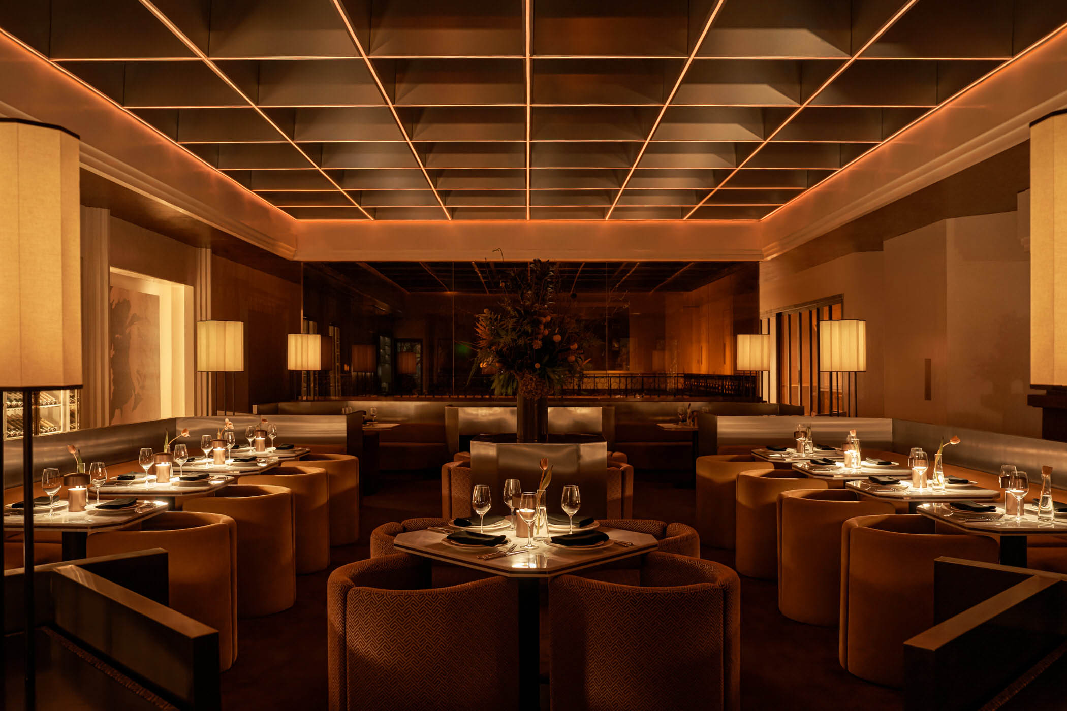 餐廳設計,休閑餐廳設計,餐廳裝修,餐廳設計案例,餐廳設計方案,酒吧餐廳,Looks Generous,Bambino,酒吧餐廳,胡誌明市,越南,高級餐廳