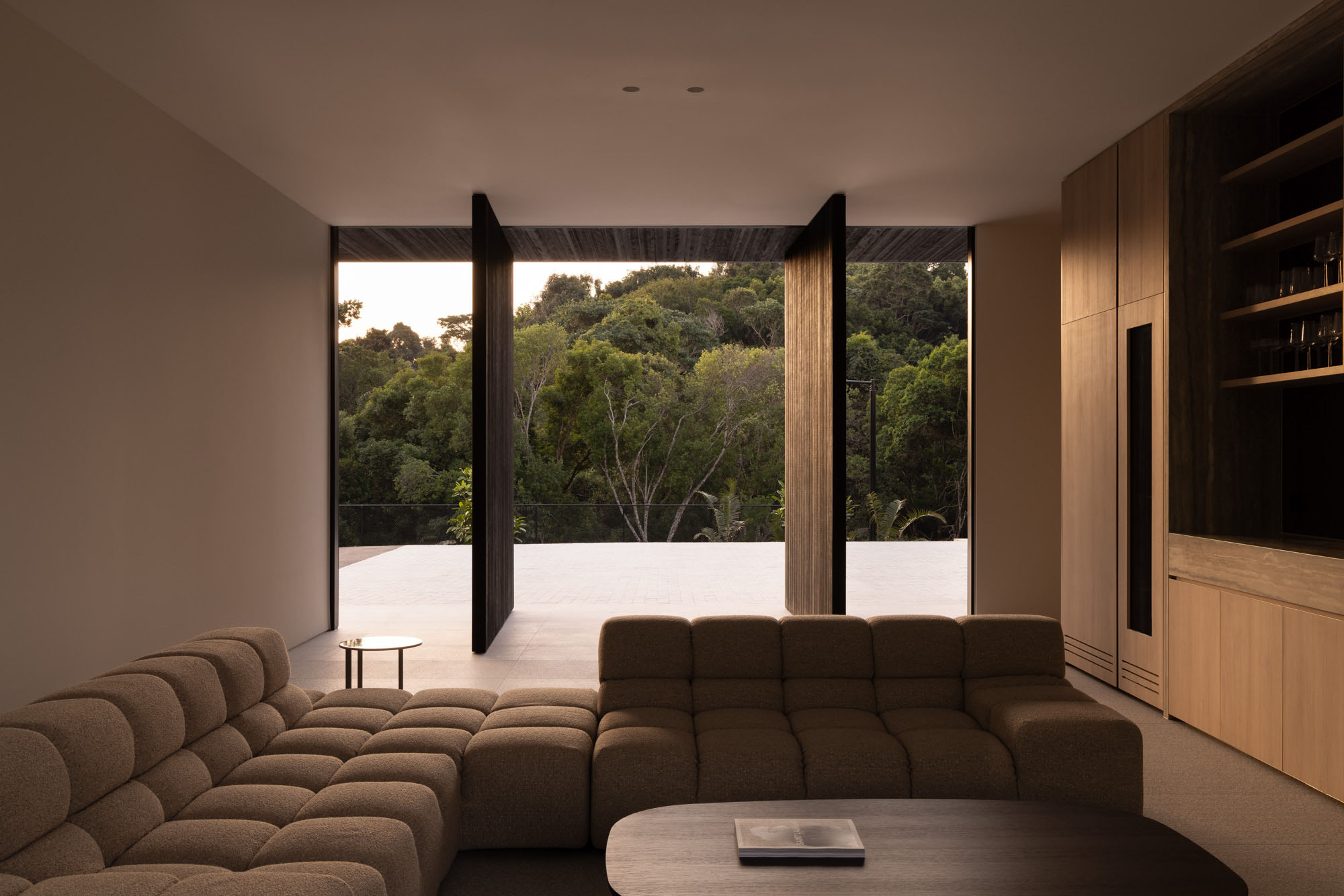 別墅設計,Minnow Studios,ZERNI,別墅設計案例,別墅設計方案,別墅裝修,極簡風格別墅,澳大利亞,景觀別墅,努薩