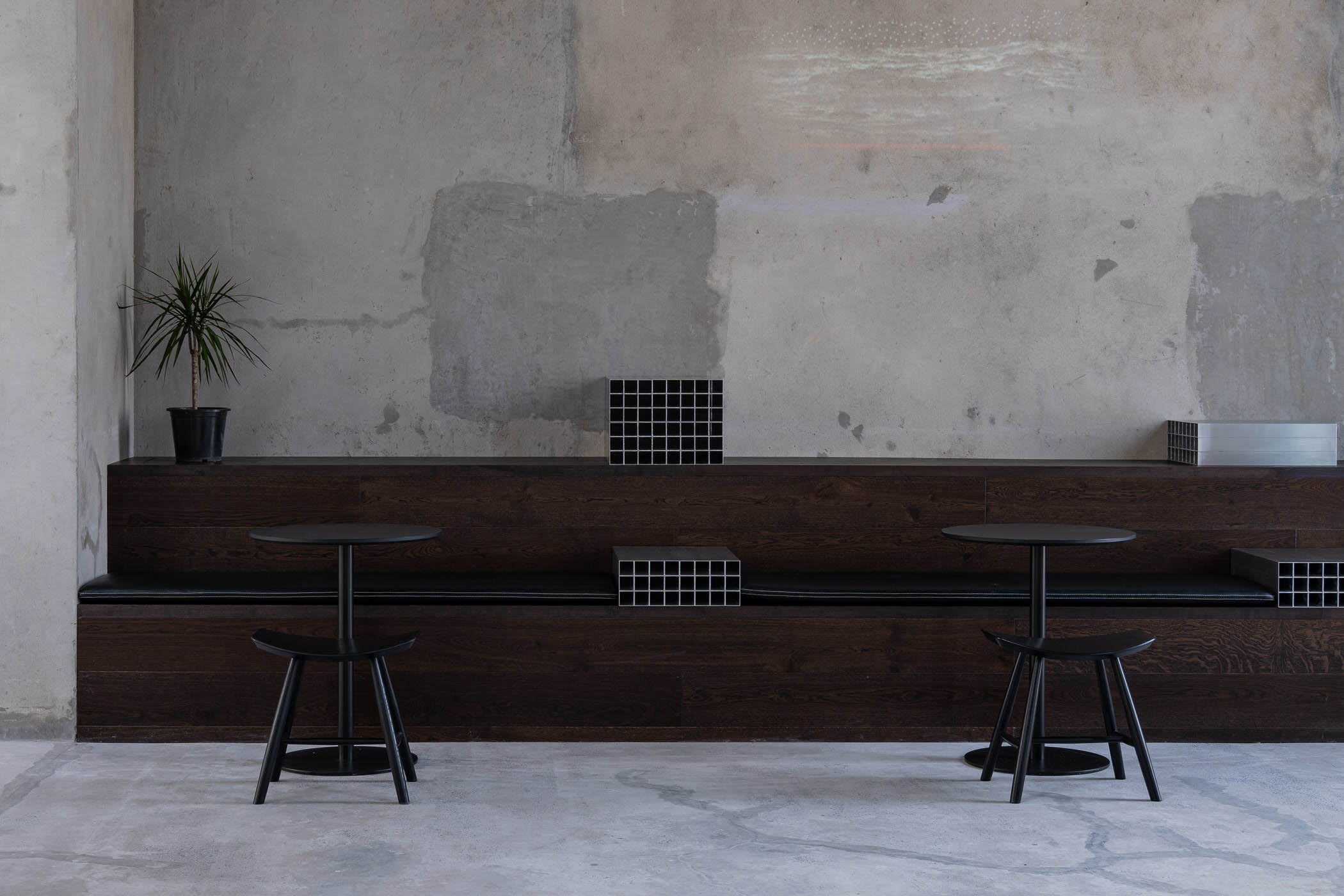 咖啡店設計,咖啡店設計案例,咖啡店設計方案,shell+core,迪拜,咖啡店裝修,Koncrete,咖啡館,複合空間