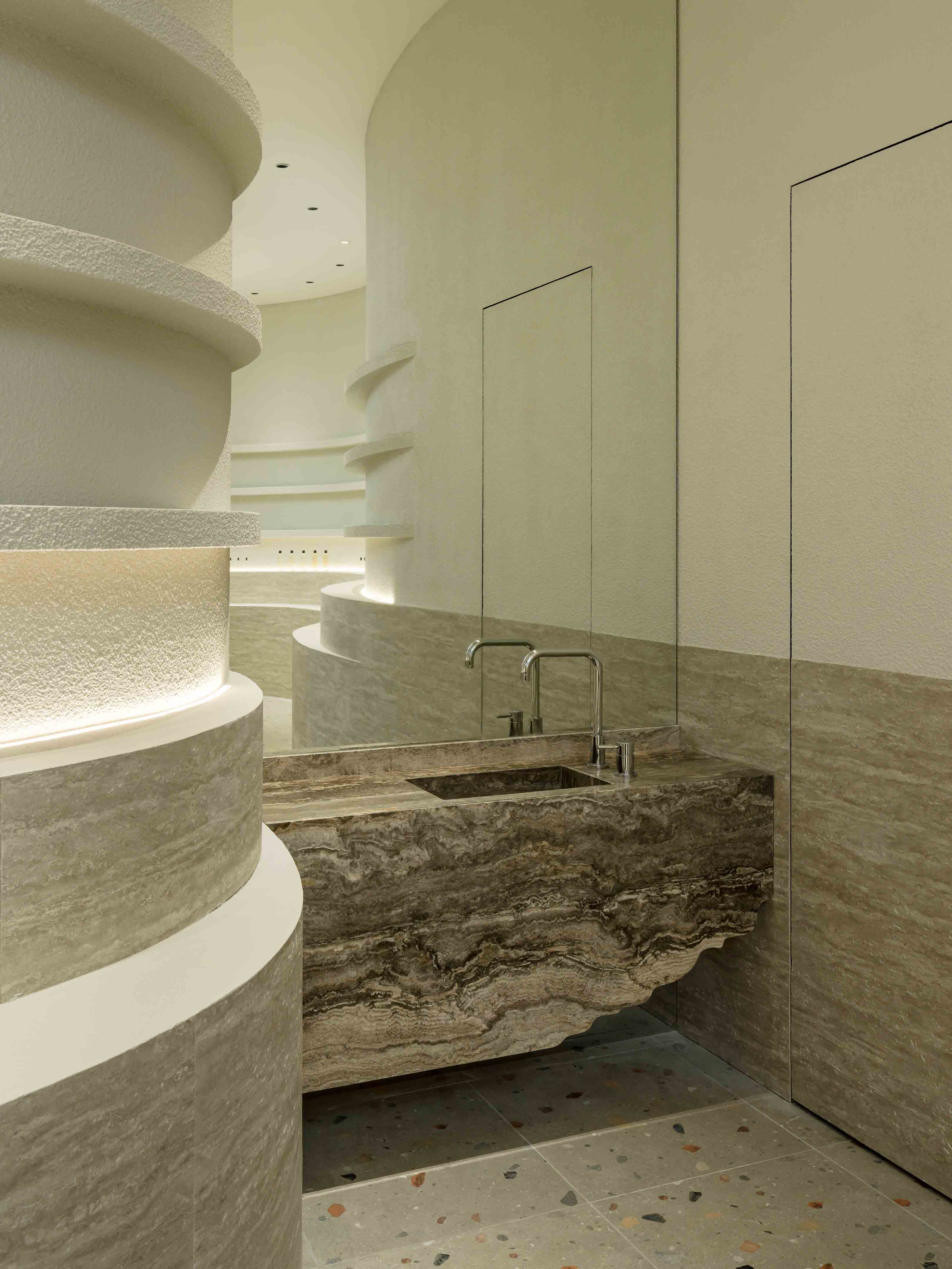 Spacemen,馬來西亞,吉隆坡,零售店設計,香水店設計,化妝品店,品牌體驗店,Trove商店,幻彩金屬