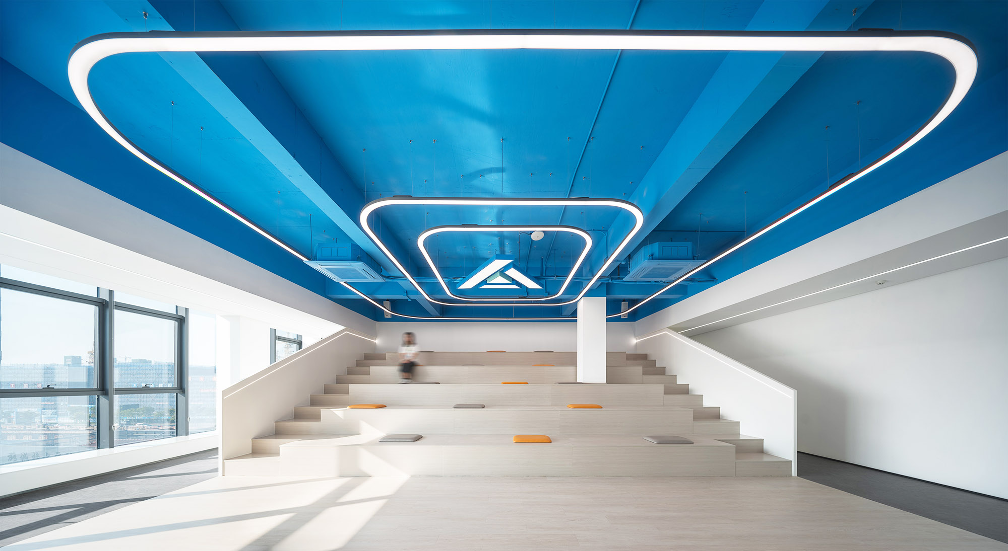 辦公室設計,辦公室設計案例,科技公司辦公室設計,展廳設計,科技公司展廳設計,開放式辦公室設計,江蘇常州,艾肯工業總部辦公室,時象空間設計