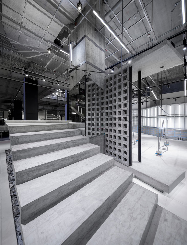 零售店設計,服裝零售店設計,服裝店設計,CLUB21 LAB,Studio Krubka,350㎡