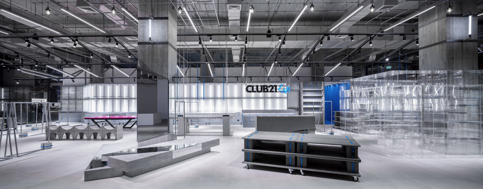 零售店設計,服裝零售店設計,服裝店設計,CLUB21 LAB,Studio Krubka,350㎡