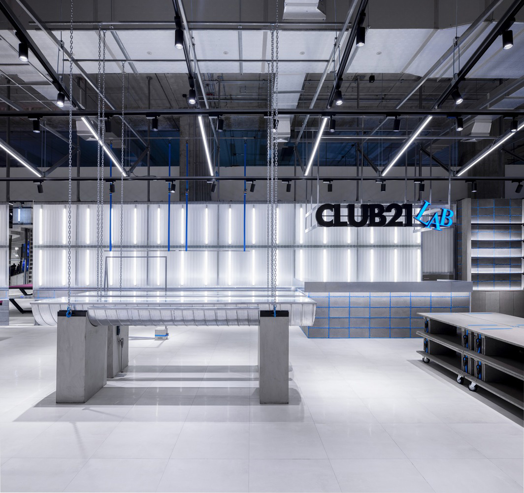 零售店設計,服裝零售店設計,服裝店設計,CLUB21 LAB,Studio Krubka,350㎡