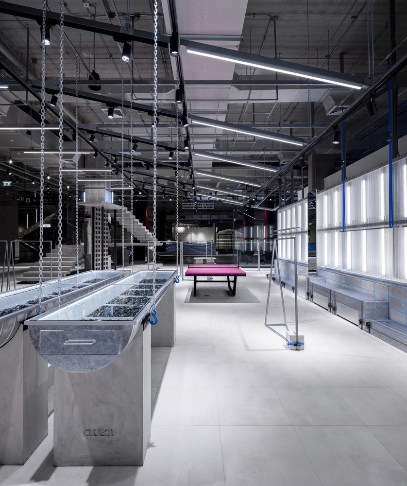 零售店設計,服裝零售店設計,服裝店設計,CLUB21 LAB,Studio Krubka,350㎡