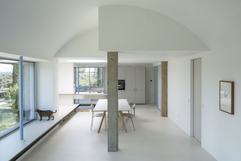 EME157 | 180㎡，西班牙馬德裏極簡風格別墅改擴建