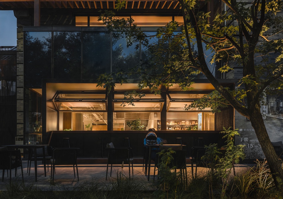 酒館設計,酒館設計案例,現代風格酒館設計,書店設計,書店設計案例,書店裝修,書店酒館,北京檀穀單向空間及十三邀小酒館,北京,BUZZ莊子玉工作室