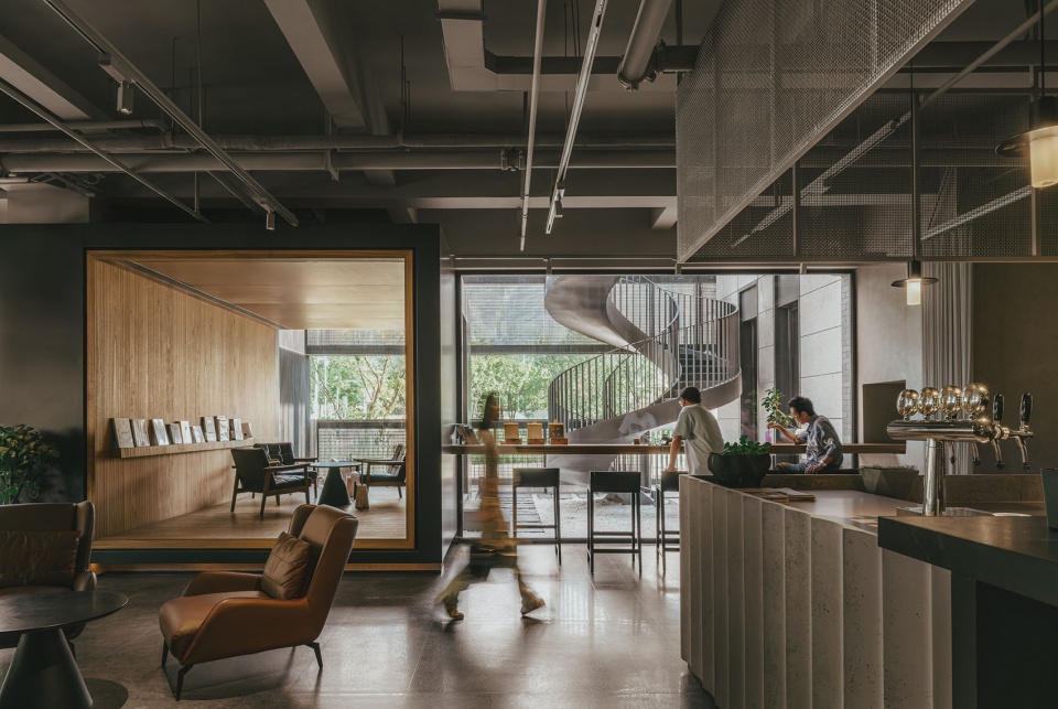 酒館設計,酒館設計案例,現代風格酒館設計,書店設計,書店設計案例,書店裝修,書店酒館,北京檀穀單向空間及十三邀小酒館,北京,BUZZ莊子玉工作室