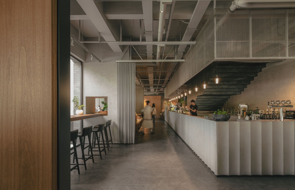 酒館設計,酒館設計案例,現代風格酒館設計,書店設計,書店設計案例,書店裝修,書店酒館,北京檀穀單向空間及十三邀小酒館,北京,BUZZ莊子玉工作室