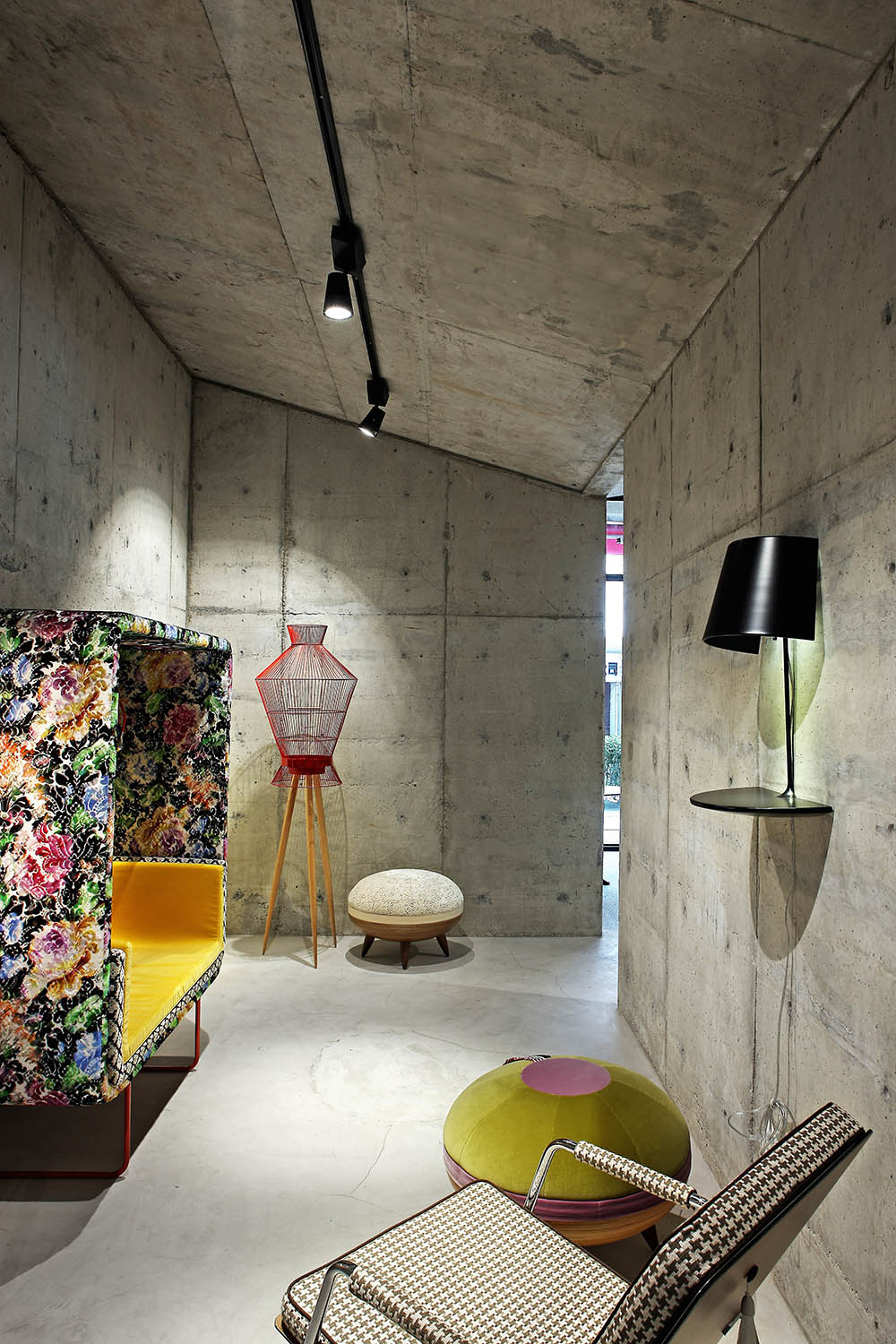 家具設計,藝術家具設計,家具設計案例,藝術品家具,藝術長凳,深圳,萬象與留白,融合萬象的功能性藝術家具,異開設計,泡泡藝廊