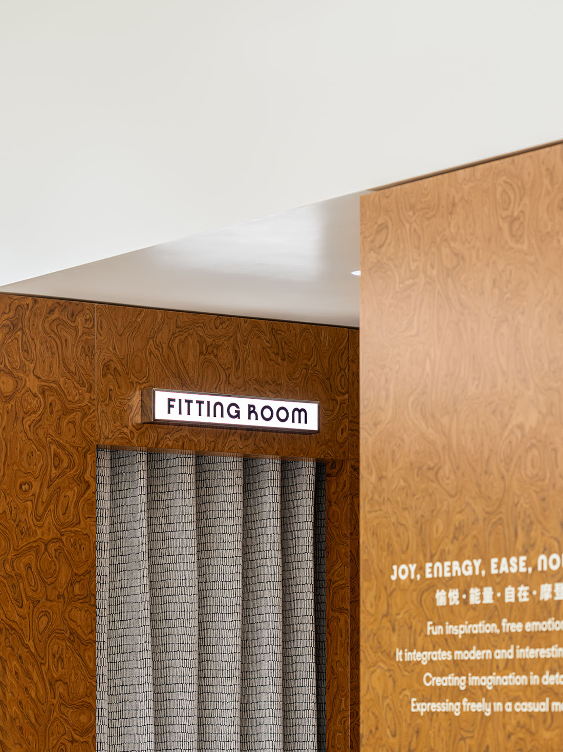 服裝店設計案例,服裝店設計方案,服裝店設計,零售店設計,商店設計,服裝零售店 服裝店,多巴胺衣櫥Jeen上海首店,上海,MEEM HOUSE