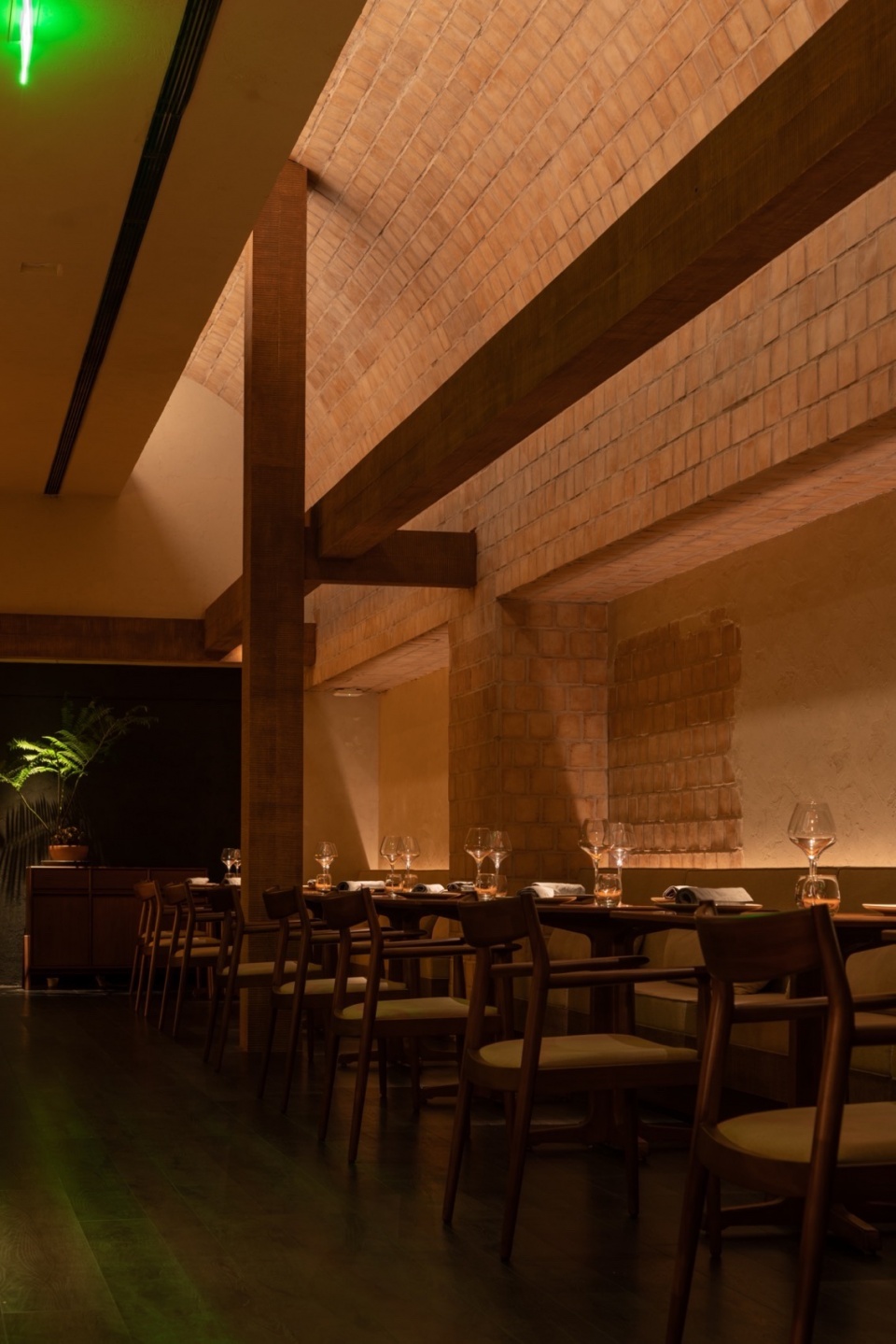 餐廳設計,休閑餐廳設計,西餐廳設計,餐廳裝修,餐廳設計案例,餐廳設計方案,高檔餐廳設計,海口,Mood慕得·普洛旺斯餐廳,覺得設計