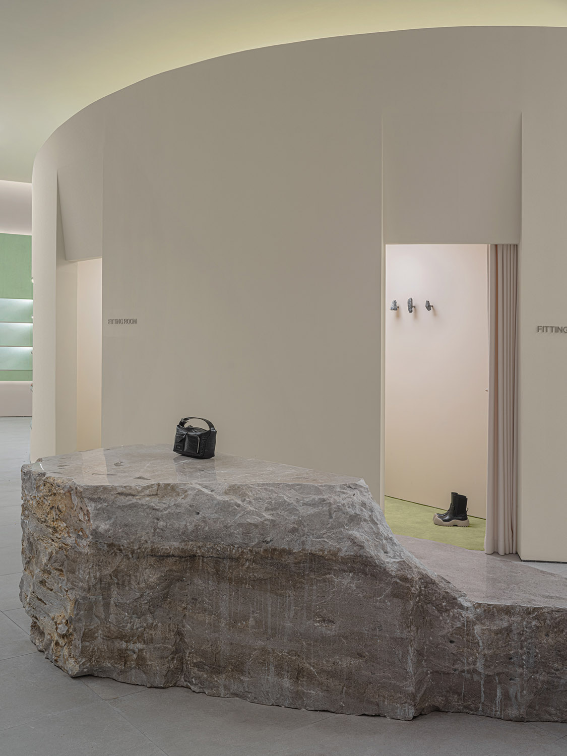 買手店設計,設計師買手店,服裝買手店設計,商業空間設計,時裝店設計,零售店設計,買手店設計案例,武漢,SANCHOO設計師買手店,ATMOSPHERE氣象建築